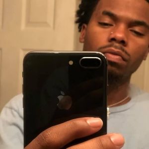 Meet your Posher, Deonte